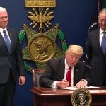 Trump_signing_order_January_27