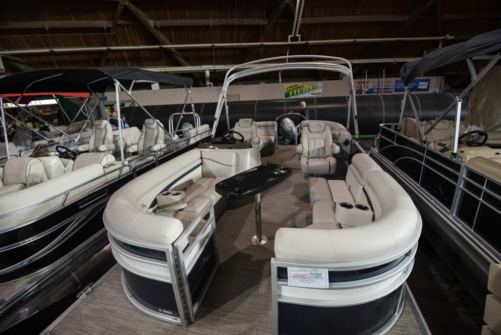 Major Discount chatting with Lakeshore Bike