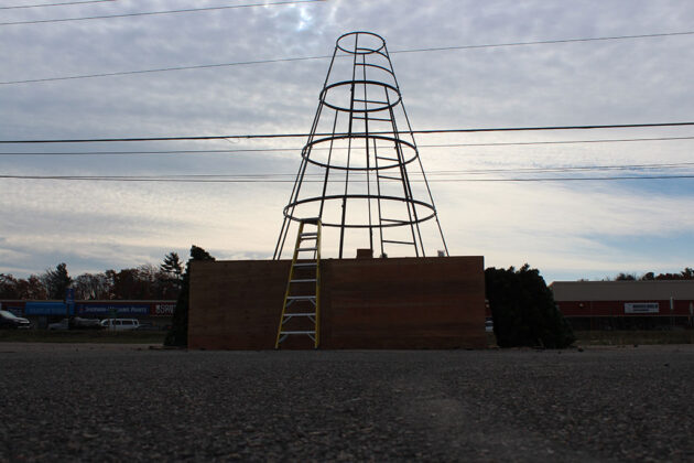 mediaBrew-Goodwill-Christmas-Tree3